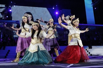 2日間で15万人、ももクロ＠国立競技場　中島みゆき作詞・作曲「泣いてもいいんだよ」初披露 画像