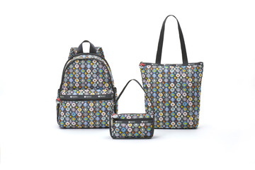 「ポケモン×レスポートサック」コラボが登場！懐かしの“ピクセル柄”デザインのバッグやポーチ発売 画像