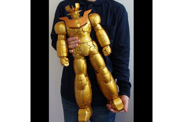 「マジンガーZ」INFINITY ver.が“巨大＆金色”でソフビ化！ 圧倒的ボリューム、輝くゴールドボディを見よ 画像