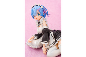 「リゼロ」困り顔で見つめるレム、鬼かわいいかよ… 横たわるポーズのフィギュアが再販決定 画像