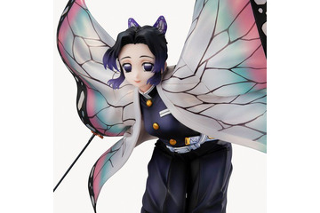 「鬼滅の刃」蟲柱・胡蝶しのぶがそっと微笑む… 空中から舞い降りたイメージで立体化 画像