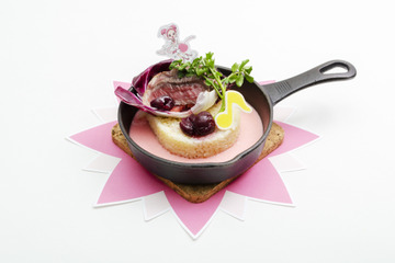 「おジャ魔女どれみ」“フルーツパーラー”がテーマのコラボカフェ開催♪ どれみのステーキやももこのパフェはいかが？ 画像