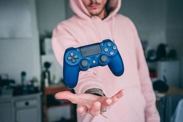 巣ごもりで「健康的に」ゲームをプレイするには？ ゲーマーに多い病気や対処法を紹介 画像