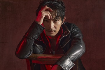 津田健次郎がレスリー・キーと初セッション！「TVガイドVOICE STARS Dandyism」にて 画像