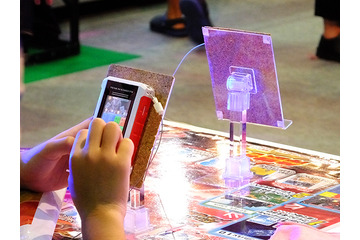 操作・機能はスマホ並み　テンカイナイトで発売のアニメ連動携帯ゲーム機 画像