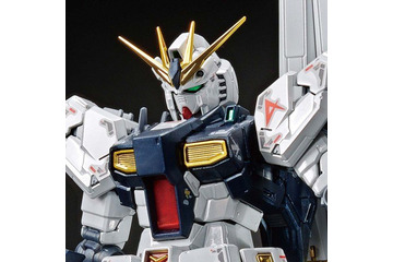 「機動戦士ガンダム」νガンダム、“チタニウムフィニッシュ”ガンプラ登場！ 「ガンダムベース」限定の豪華仕様に注目 画像