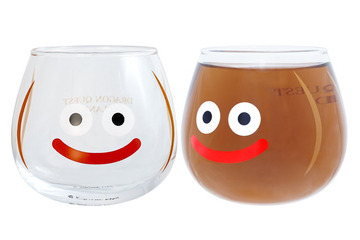 「ドラクエ」スライムの“ゆらゆらグラス”登場！ 麦茶を入れたら「たまねぎスライム」に変身!? 画像