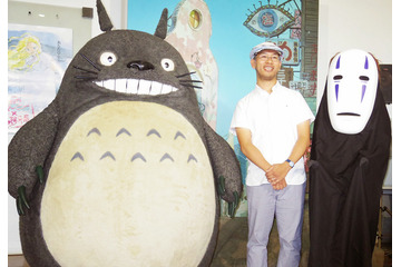 「思い出のマーニー」米林監督が、自身がモデルとされるカオナシと対面 画像