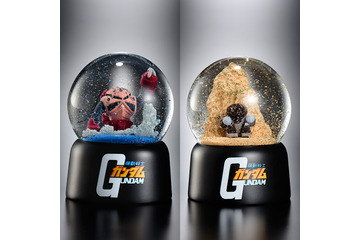 「ガンダム」あの名シーンが手のひらに！ シャア専用ズゴックとアッガイの“スノードーム”登場 画像