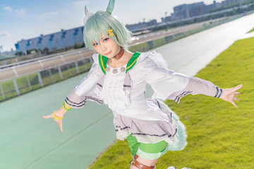 「ウマ娘」セイウンスカイが吸い込まれそうな透明感… 注目レイヤー・箱ネコ【コスプレ】 画像