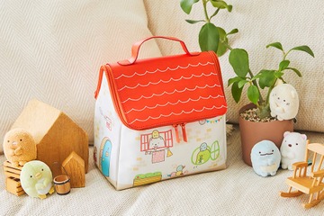 「すみっコぐらし」かわいい＆収納力◎のおうち型マルチポーチが登場！ 映画限定デザインも♪ 画像