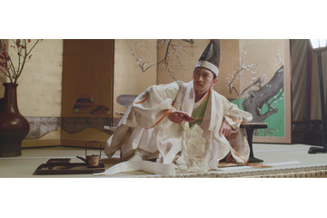 津田健次郎、女王蜂の新曲「犬姫」MVに出演「MVも曲も尖ってますよ！」 Twitterで撮影オフショット動画も 画像