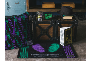 「仮面ライダーW」フィリップの本が“ブック型ライト”に！ 「風都探偵」の世界観を表現したインテリア雑貨登場 画像