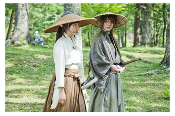 「るろうに剣心」佐藤健＆武井咲のNGシーンがCMで初公開 画像