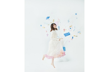 声優・上田麗奈のアーティスト活動の軌跡を追う――　「アーティスト展 feRmata」メインビジュアルがお披露目に 画像