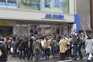 「終わりのセラフ」缶バッジ配布イベントにファン殺到　わずか10分で配布終了 画像