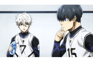 「ブルーロック」フィールドの王役を奪う潔！ 馬狼は敗北を刻まれ膝をつく…第18話先行カット 画像