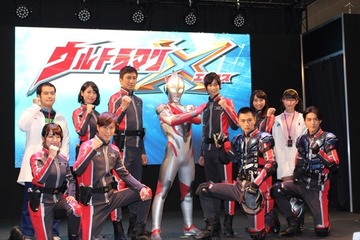 ウルトラマンX役は中村悠一　東京おもちゃショーに「ウルトラマンX」キャスト10名勢ぞろい 画像