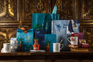 「ハリー・ポッター」呪文学、薬草学、魔法薬学に闇の魔術に対する防衛術も！ 授業がテーマのグッズ“クラスルーム”シリーズ日本初販売 画像