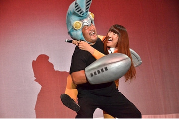 ウルトラマンと初共演の北斗晶、バルタン星人になった佐々木健介に圧勝 画像