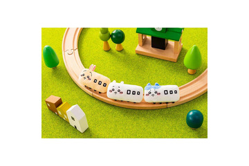 電車風の「ちいかわ」がかわいい！ぬいぐるみバッジセットとパリピ「うさぎ」のマスコットが4月15日まで予約受付中 画像