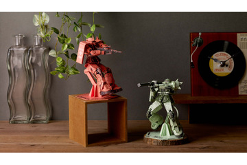 「ガンダム」シャア専用ザク＆量産型ザクを精密に再現！作って飾って楽しい紙製立体パズル登場 画像