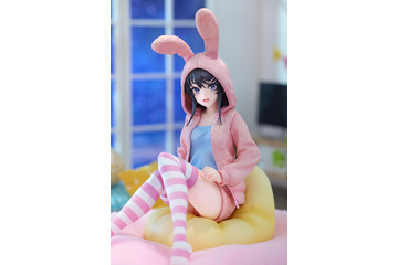 「青ブタ」桜島麻衣が“ウサ耳パーカー”に！笑顔と恥ずかしそうな表情…どちらがお好き？バリエ豊富なフィギュア登場 画像