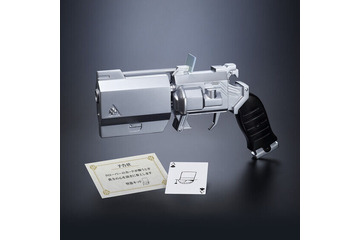 「名探偵コナン」怪盗キッドの「トランプ銃」が商品化！大人向け玩具らしい重厚デザイン、実際にトランプも発射できる本格仕様 画像