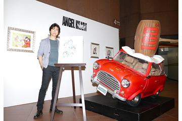 北条司原画展に上川隆也が登場 ドラマ「エンジェル・ハート」劇中衣装で 画像