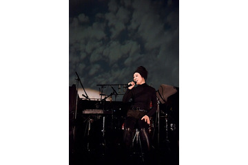 松任谷由実がプラネタリウムの下でライブ　「リトルプリンス 星の王子さまと私」主題歌を披露 画像