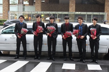 乙女ロードにリムジン、イケメンが赤いバラをプレゼント　「ボーイフレンド（仮）」2周年記念 画像