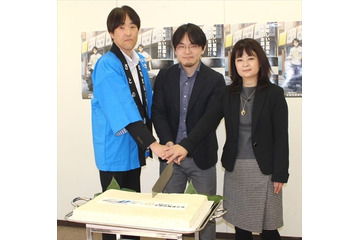 豆腐屋限定！劇場版「頭文字D」限定試写会で監督が巨大特製豆腐をカットイン 画像