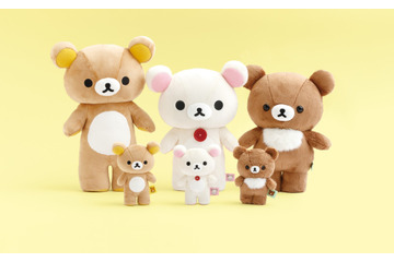 リラックマが立った!? 立てて飾れるぬいぐるみ新登場！ ぬいぐるみ素材のバッグや財布も♪ 画像