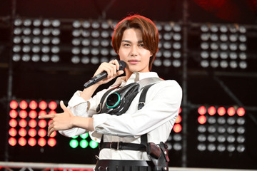 「仮面ライダーゼッツ」主演・今井竜太郎が胸に巻くベルトの変身ポーズを披露！ベルトのシステム音声は山寺宏一 画像