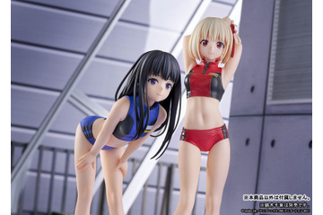 脚線美がすごい！「リコリコ」錦木千束＆井ノ上たきな、トレーニングの時間です♪ 第3話“DAライセンス更新時”の姿でフィギュア化 画像