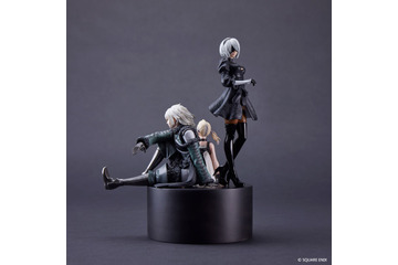 「NieR」2B＆“Replicant”の主人公＆白い少女(フィオ)が夢の共演…！ 15周年記念のグッズBOXが登場 画像