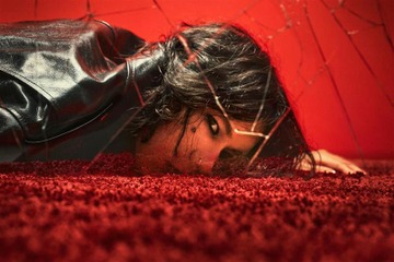 米津玄師「IRIS OUT」世界初披露！ 劇場版『チェンソーマン レゼ篇』オマージュ演出にSNS大歓喜「サメがｗｗｗ」「カッケーとカワイイの大渋滞」 画像