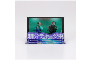 カート＆マックスが“糖分チャージ中”！「銀河特急ミルキー☆サブウェイ」劇中シーンを切り取ったメッセージ付きのアクリルスタンド登場 画像