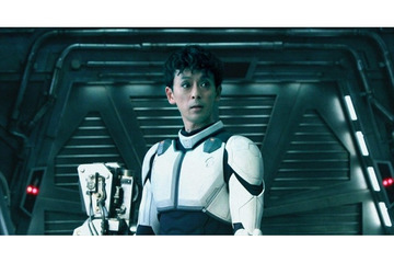 「テラフォーマーズ」滝藤賢一の変異映像公開 メダカハネカクシの能力で炎噴射 画像