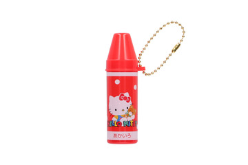 色とりどりのかわいさ♪ 「サンリオ」キティやクロミが描かれたクレヨン型ケースが登場！ リップクリームなど小物入れにぴったり 画像