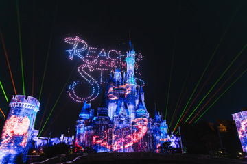 東京ディズニーランド初のドローンが夜空を舞う！9月終了人気キャッスルプロジェクション、感動のフィナーレ 画像