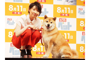 映画「ペット」特別試写で家入レオが熱唱　柴犬まるちゃんも応援 画像
