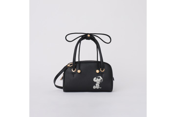 スヌーピーがワンポイントに光る♪ FURLAの期間限定ポップアップストアに「ピーナッツ」とのコラボアイテム登場！ 画像