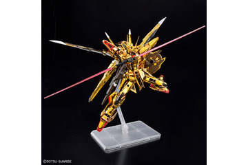 “あんたが隊長機かよ”「ガンダムSEED DESTINY」カガリがウズミから託された機体「アカツキガンダム（オオワシ装備）」のガンプラが抽選販売受付中！ 画像