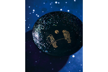 “手のひらに宇宙を”「宇宙兄弟」の世界を日本の伝統工芸で表現☆宇宙や星空、兄弟をイメージしたガラスや越前漆器が登場 画像