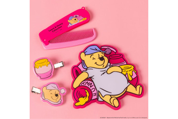「クマのプーさん」ビビットカラー＆くすみカラー、どちらも可愛い♪ロフト限定グッズ37種が登場♪ ぬいぐるみやマグ、ポーチなど☆ 画像