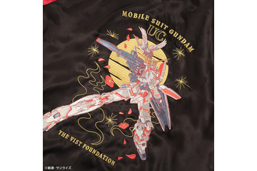「ガンダムUC」ユニコーンガンダム＆バンシィがスカジャンに！デストロイモードとユニコーンモードのリバーシブル仕様がカッコよすぎる!! 画像