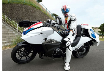 マッハ&チェイサーのライダーマシンに乗れるイベント開催！花澤香菜がクレジットカードに：9月7日記事まとめ 画像