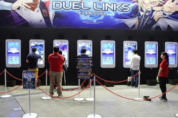 「遊戯王 デュエルリンクス」海馬・城之内・舞をプレイヤーに大画面でデュエル！KONAMIブース【TGS2016】 画像