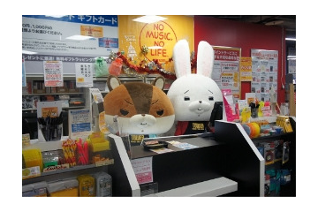 「バイトってマジっすか！？」　夏休みにお金遣いすぎ、ロペとアキラ先輩がタワレコでバイト 画像